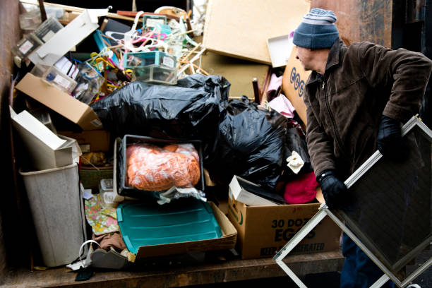 Best Garage Cleanout  in Elwood, KS